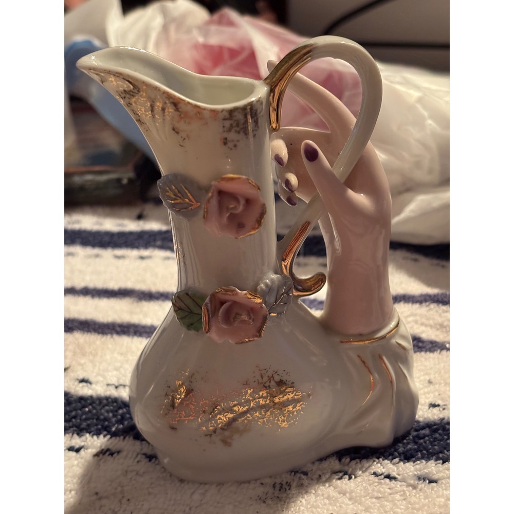 Vintage Porcelain Hand Holding Pitcher Bud Vase Pink Roses Gold Gilt Ceramic - Picture 7 of 9